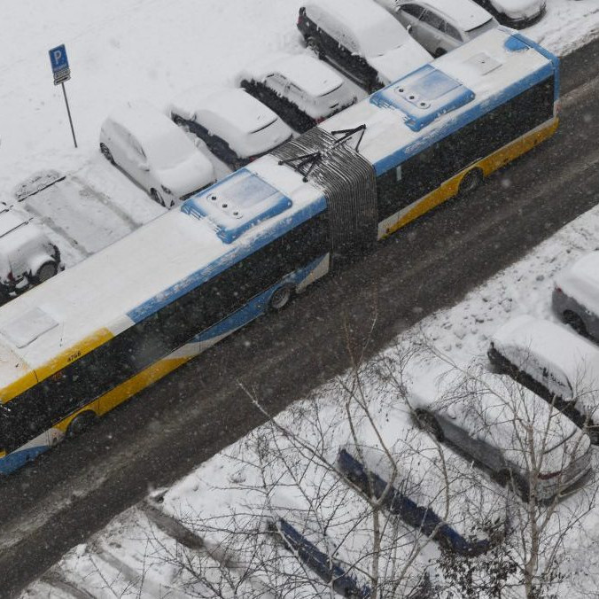 Zaparkované autá na košickom Sídlisku KVP.