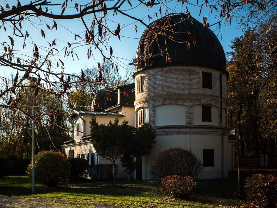 Na snímke hvezdáreň v Hurbanove.