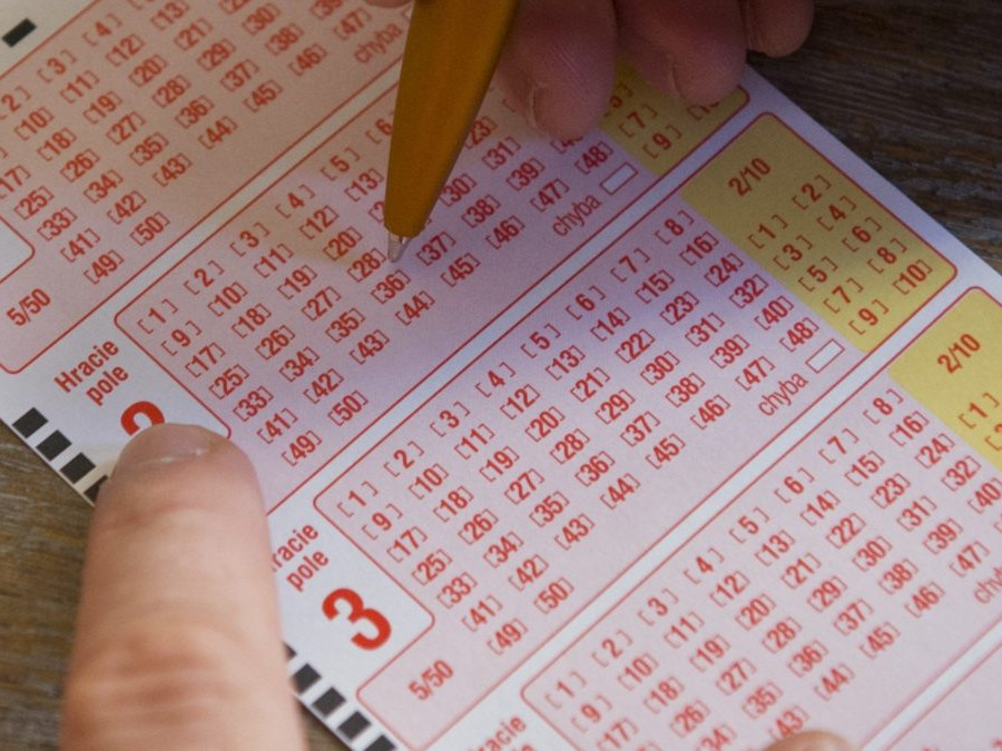 Na snímke žrebovací tiket.
