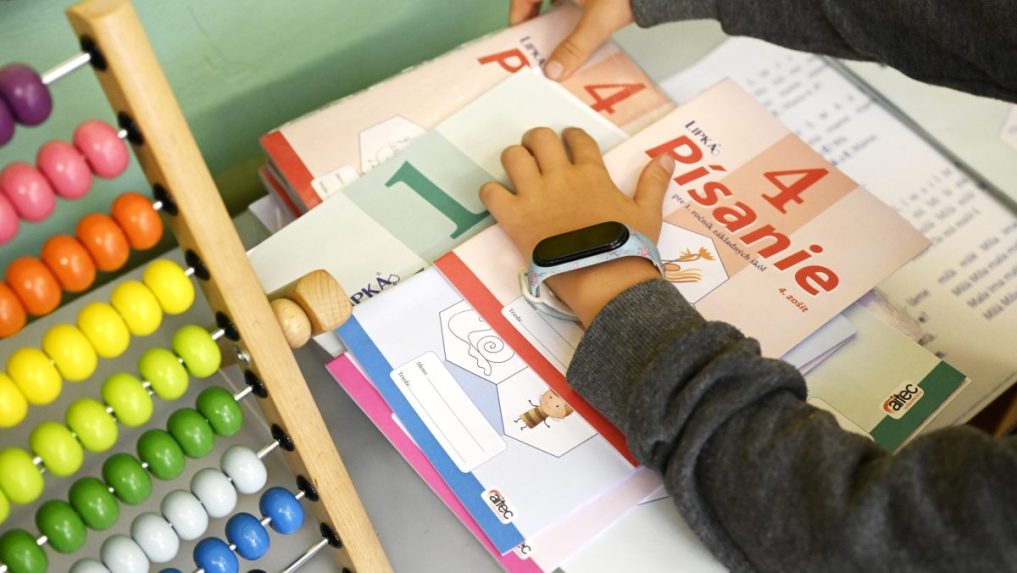 Šlabikár na školskej ľavici.