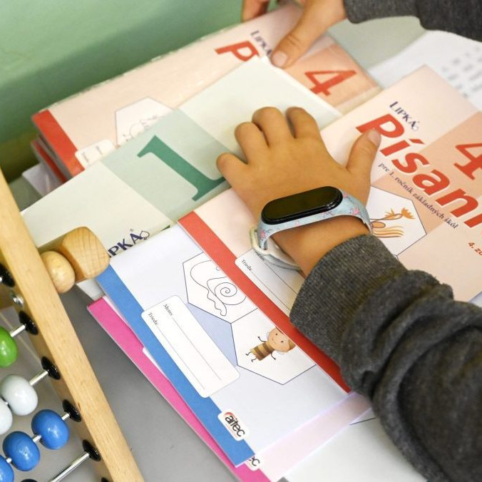 Šlabikár na školskej ľavici.