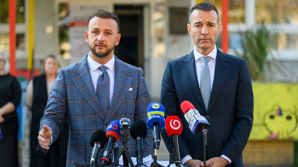 Minister vnútra a líder Hlasu-SD Matúš Šutaj Eštok a minister školstva Tomáš Drucker (Hlas-SD).