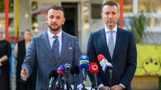 Minister vnútra a líder Hlasu-SD Matúš Šutaj Eštok a minister školstva Tomáš Drucker (Hlas-SD).