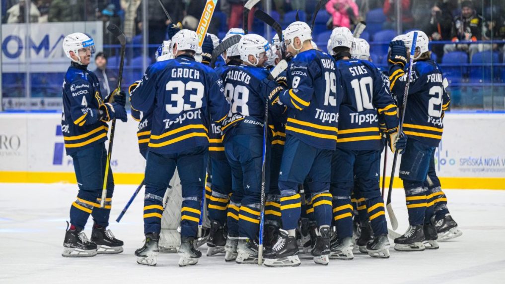 Hokejisti Spišskej Novej Vsi si nesú z hlavného mesta dôležité tri body.