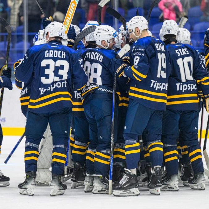 Hokejisti Spišskej Novej Vsi si nesú z hlavného mesta dôležité tri body.
