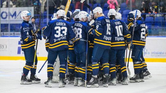Hokejisti Spišskej Novej Vsi si nesú z hlavného mesta dôležité tri body.