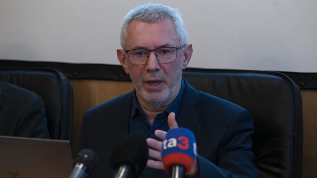 Na snímke seizmológ Peter Moczo.