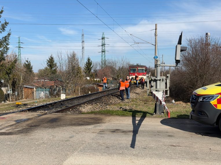 Zr&Atilde;&Acirc;&iexcl;&Atilde;&Acirc;&frac34;ka kami&Atilde;&Acirc;&sup3;na s vlakom.