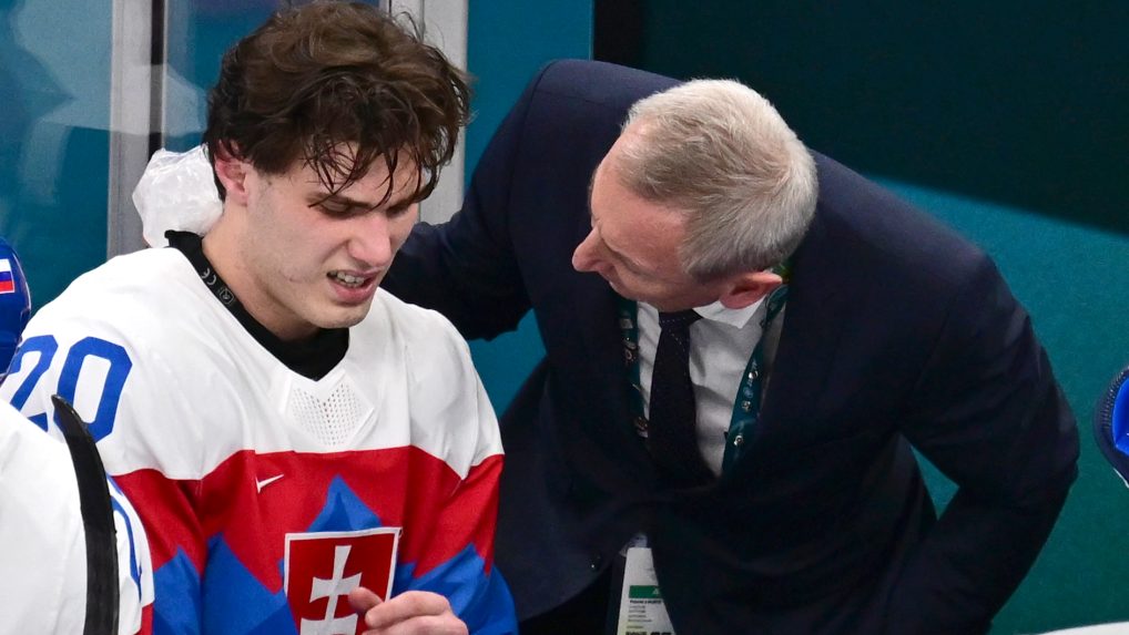 Slafkovský a lekár tímu