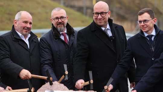 Slávnostné spustenie výstavby dia¾nièného privádzaèa D1 Lietavská Lúèka  ilina - I. etapa