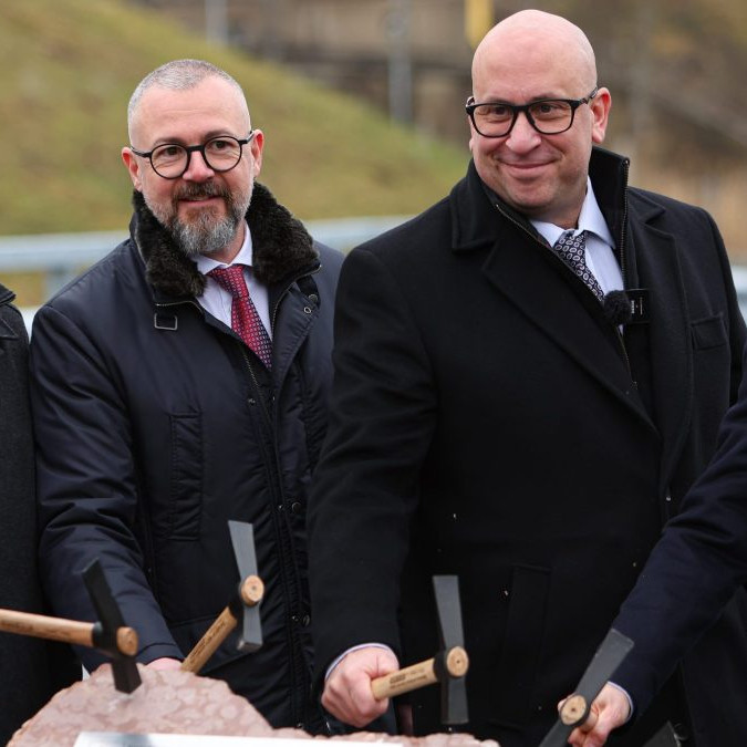 Slávnostné spustenie výstavby dia¾nièného privádzaèa D1 Lietavská Lúèka  ilina - I. etapa