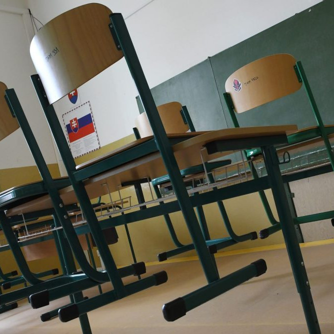 Na ilustračnej snímke školská trieda.