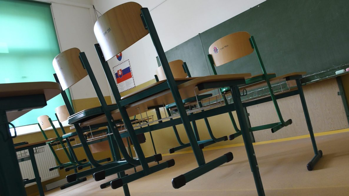 Rezort &scaron;kolstva by po novom mohol odvolať hlavn&eacute;ho in&scaron;pektora bez d&ocirc;vodu. Opoz&iacute;cia varuje pred stratou nez&aacute;vislosti