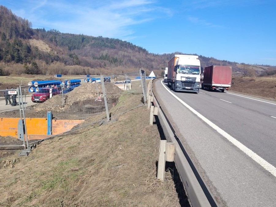 Na snímke slávnostné spustenie výstavby úseku D3 medzi Kysuckým Novým Mestom a Oščadnicou 26. februára 2026.