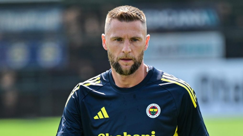 Slovenský futbalista v drese Fenerbahce Istanbul Milan Škriniar