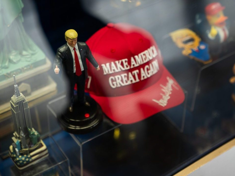 Trumpovské suveníry z USA