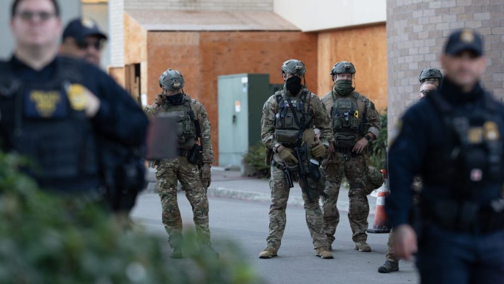 Agenti Imigračného a colného úradu (ICE) v Portlande.