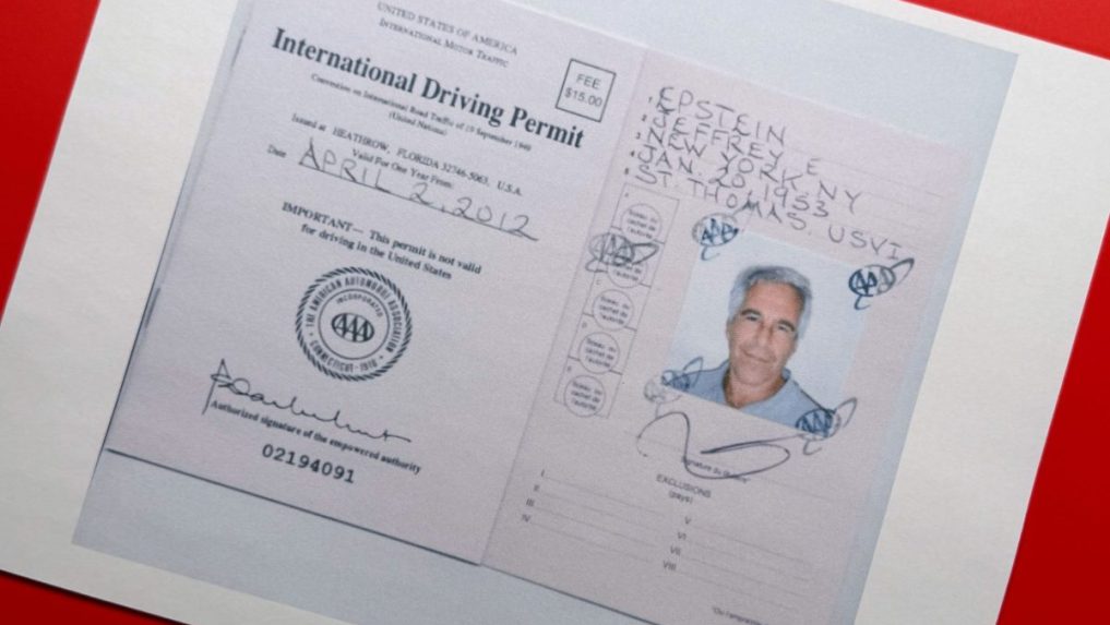 Na ilustračnej snímke doklad Jeffreyho Epsteina.