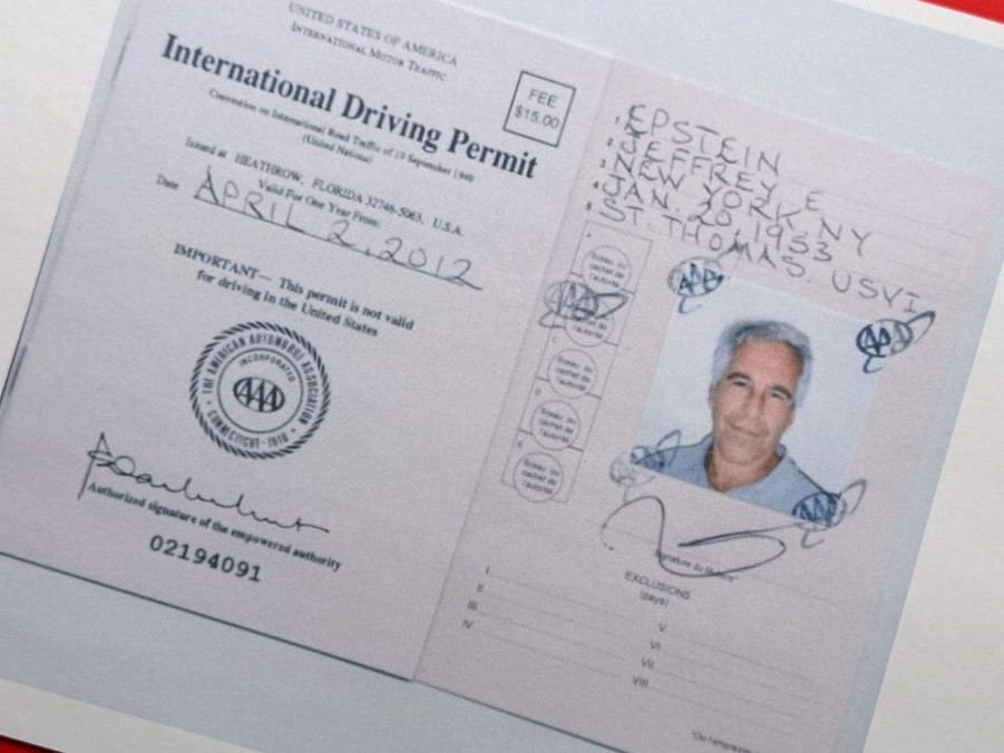 Na ilustračnej snímke doklad Jeffreyho Epsteina.