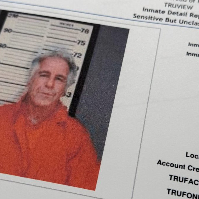 Na snímke fotografia Jeffreyho Epsteina vo väzení.