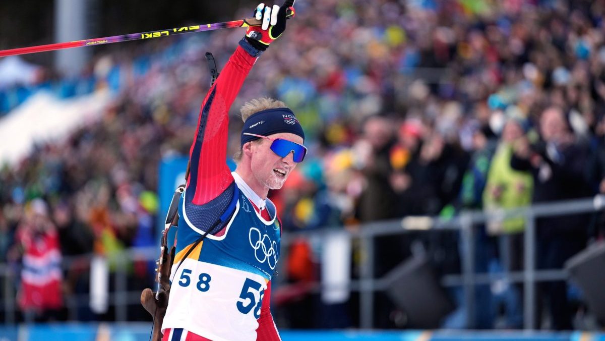 N&oacute;r Botn vybielil vo vytrvalostn&yacute;ch pretekoch v&scaron;etky terče a z&iacute;skal zlato. Adamova zradila streľba, skončil medzi posledn&yacute;mi