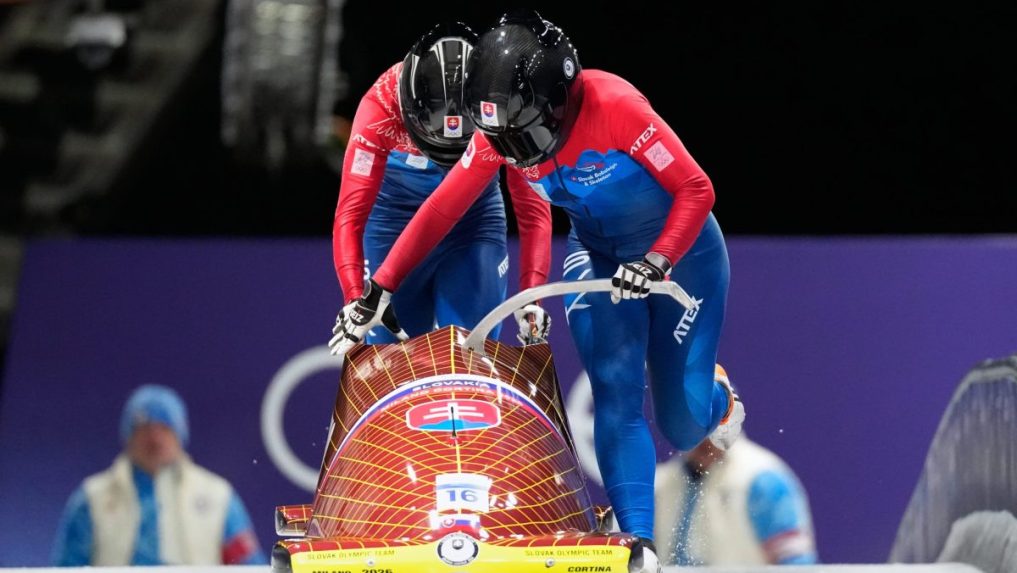 Slovenské bobistky Viktória Čerňanská a Lucia Mokrášová