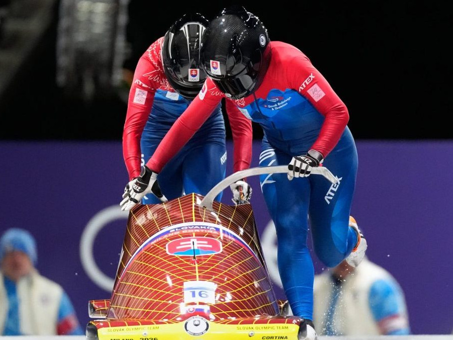 Slovenské bobistky Viktória Čerňanská a Lucia Mokrášová