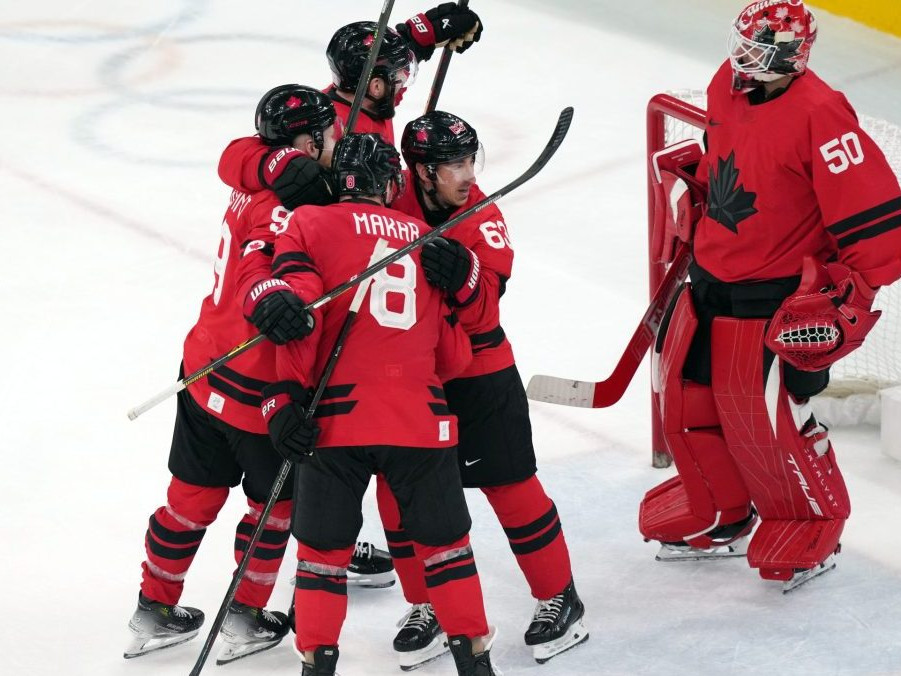 Kanaďania rozhodli 36 sekúnd pred koncom a postúpili do finále. Fíni premrhali dvojgólový náskok a zlato neobhája