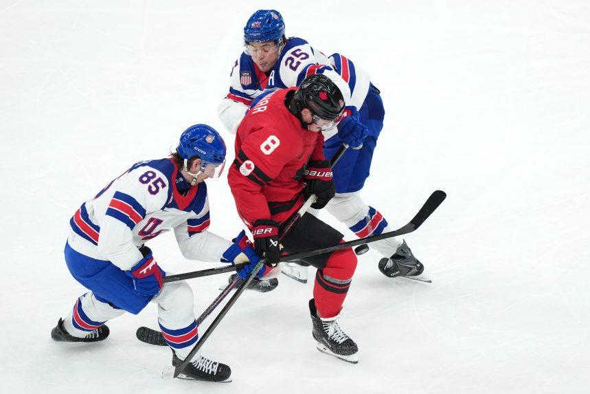 Snímka zo zápasu finále hokejového turnaja ZOH 2026 USA - Kanada.