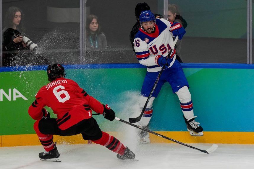 Snímka zo zápasu finále hokejového turnaja ZOH 2026 USA - Kanada.