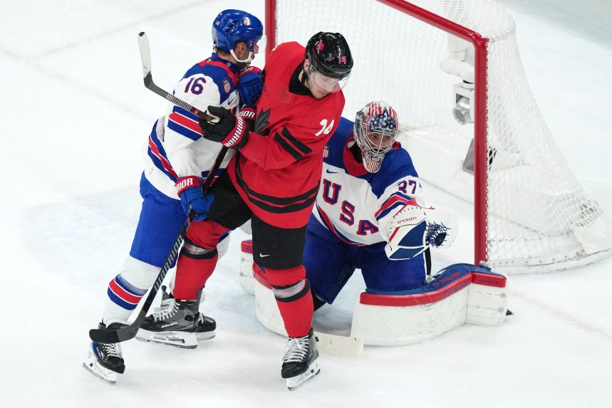 Snímka zo zápasu finále hokejového turnaja ZOH 2026 USA - Kanada.