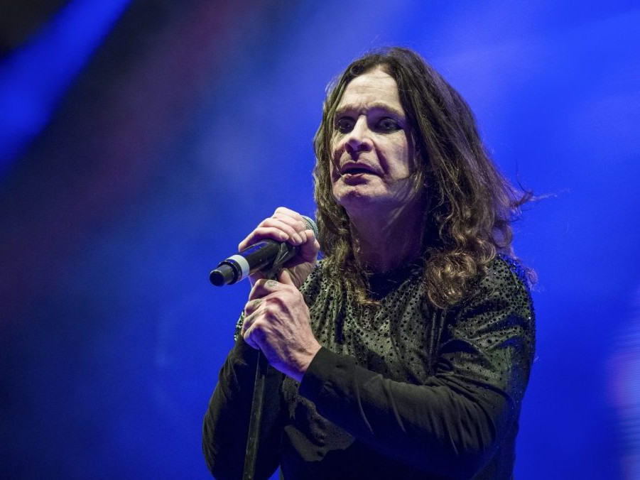 Na archívnej snímke z 24. septembra 2016 britský spevák Ozzy Osbourne