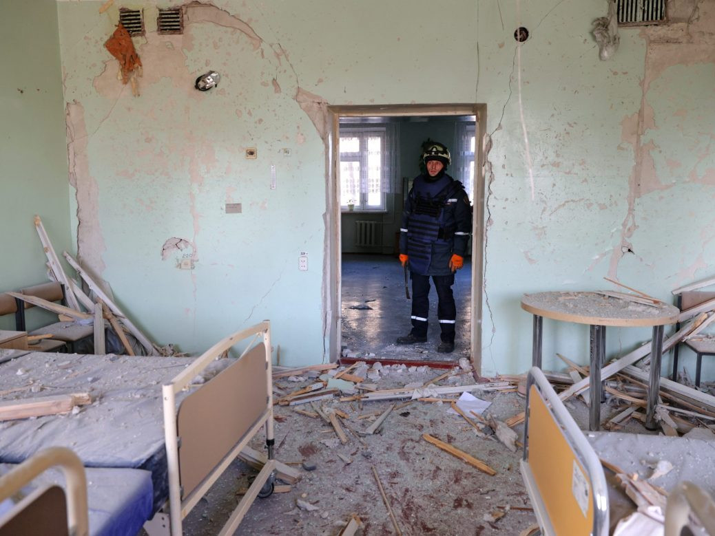 Ruský úder poničil nemocnicu.