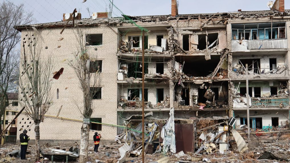 Zničené budovy v Záporoskej oblasti na Ukrajine.