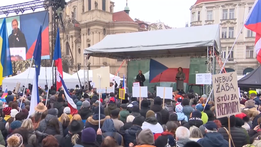 Na snímke protest v Prahe.