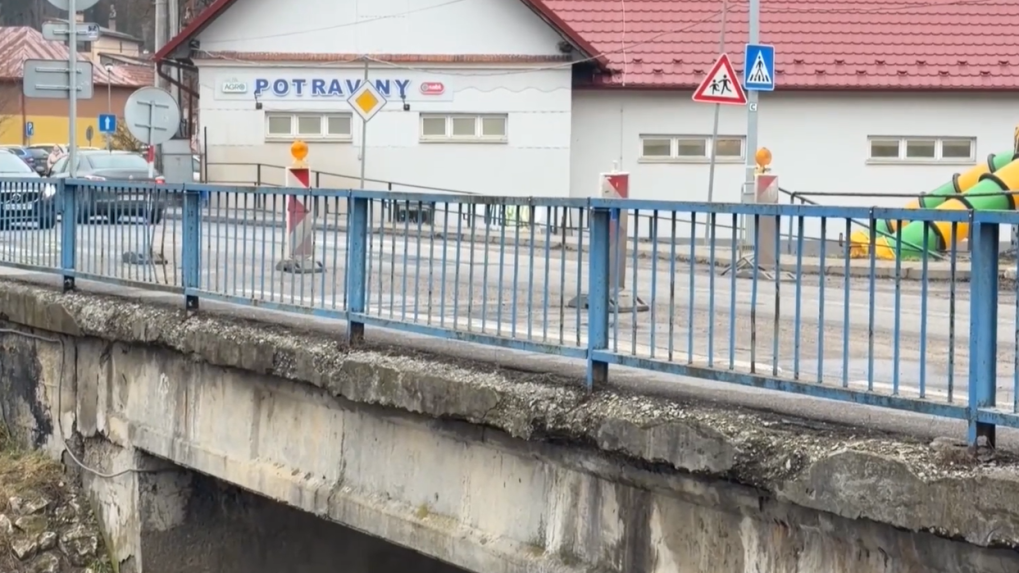 most v Harichovciach