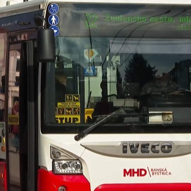 Na ilustračnej snímke autobus v Banskej Bystrici.
