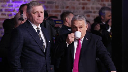 Na snímke Robert Fico a Viktor Orbán.