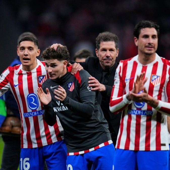 Na snímke slovenský futbalista v drese Atlética Madrid Dávid Hancko (vpravo) sa teší z výhry.