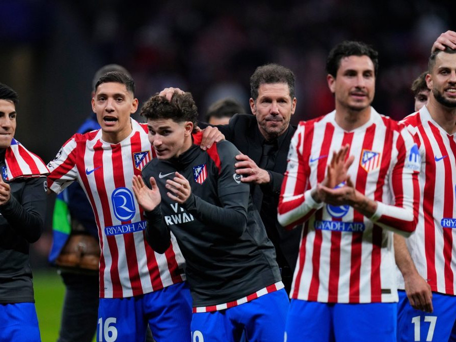 Na snímke slovenský futbalista v drese Atlética Madrid Dávid Hancko (vpravo) sa teší z výhry.