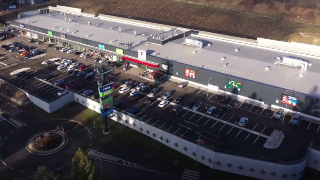 Nákupné centrum v Handlovej.