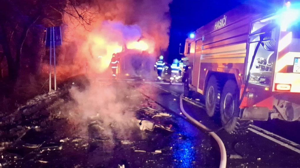 Po&Atilde;&Acirc;&frac34;iar po Kami&Atilde;&Acirc;&sup3;n zr&Atilde;&Acirc;&iexcl;&Atilde;&Acirc;&frac34;ke kami&Atilde;&Acirc;&sup3;nu a autobusu.