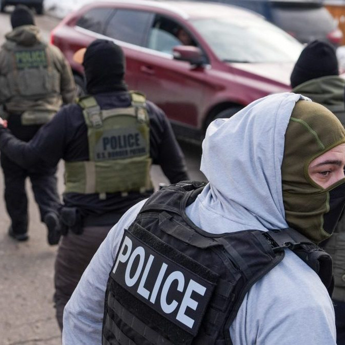 Na ilustračnej snímke agenti ICE.