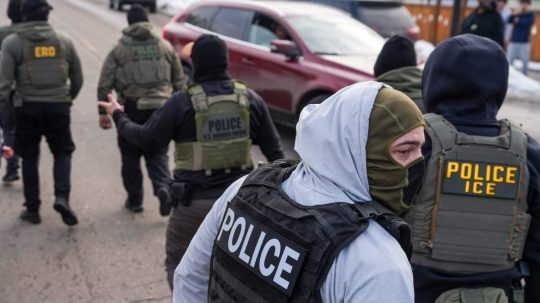 Na ilustračnej snímke agenti ICE.