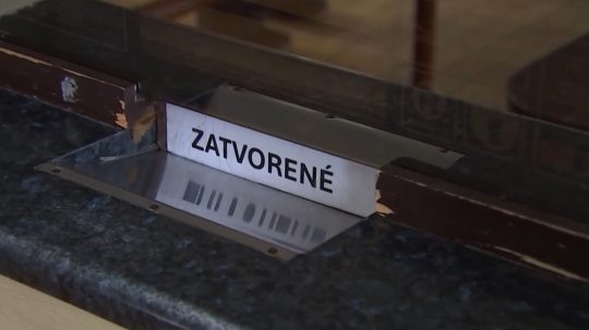 Rušenie ďalších deviatich predajných miest na Slovensku ľudí pobúrilo.