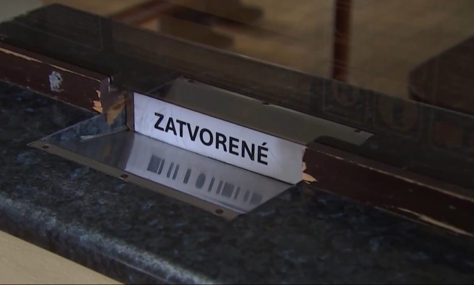 Rušenie ďalších deviatich predajných miest na Slovensku ľudí pobúrilo.