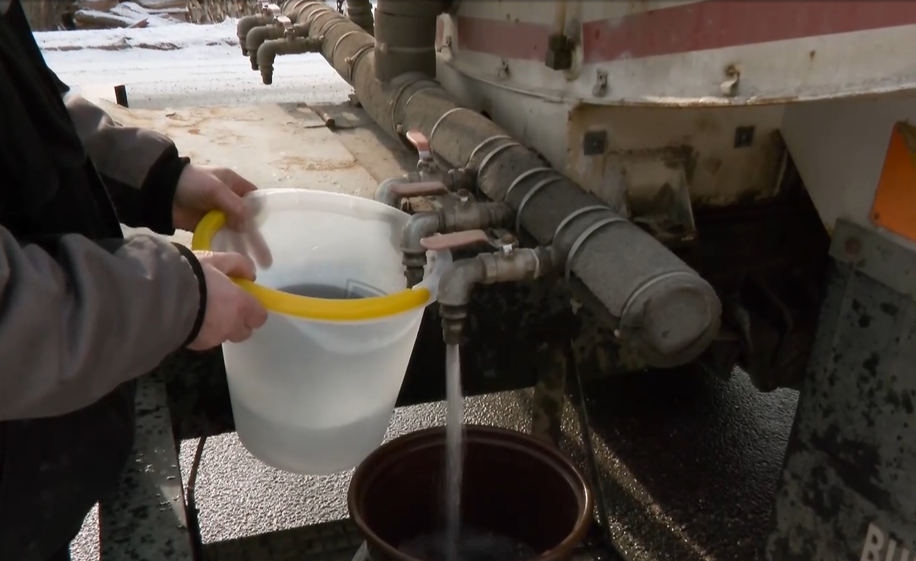 V obci pri Starej Ľubovni sa z&aacute;hadne str&aacute;cala voda. Vod&aacute;rom sa podarilo n&aacute;jsť pr&iacute;činu