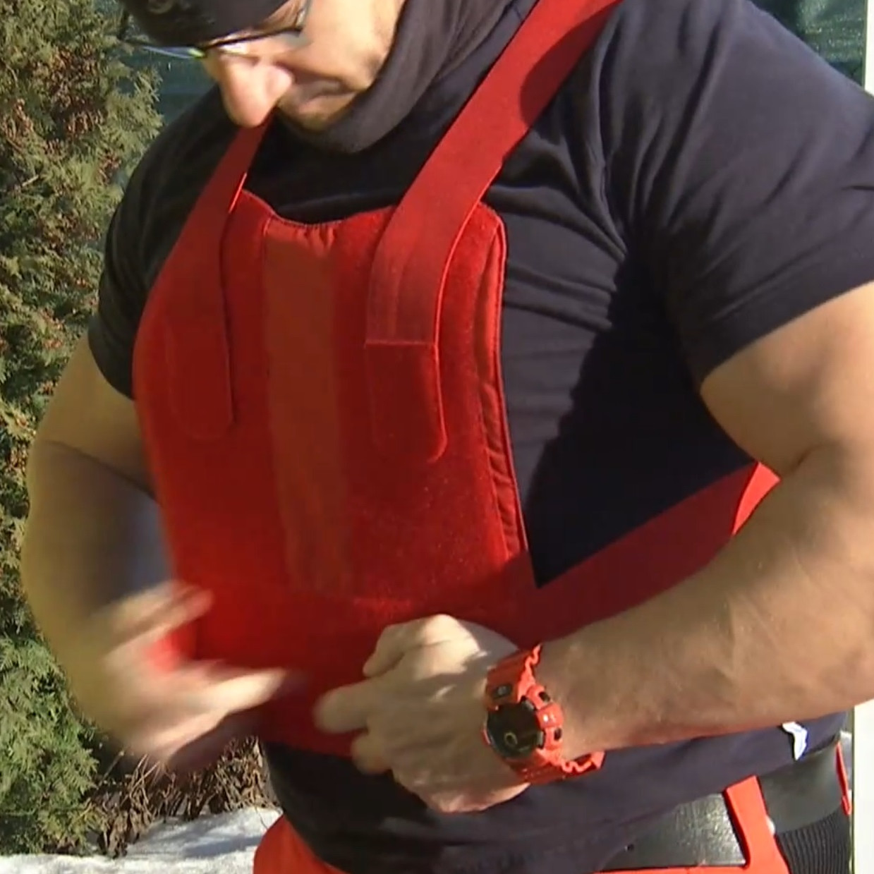 Záchranári sú často terčom útokov.