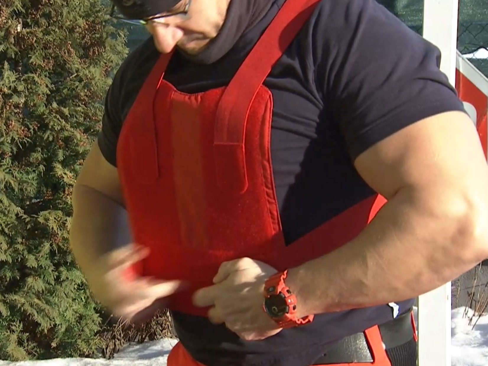 Záchranári sú často terčom útokov.