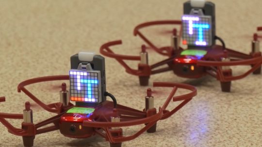 Študentov gymnázia už zasväcujú do tajov dronových technológií.